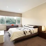 Rent 2 bedroom apartment in Caulfield North