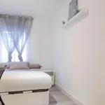 Rent 5 bedroom apartment in Madrid