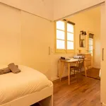 Rent 3 bedroom apartment of 80 m² in barcelona