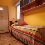 Rent 4 bedroom apartment of 90 m² in Madrid']