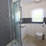 Rent 3 bedroom flat in South East England