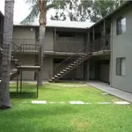 Rent 2 bedroom apartment of 800 m² in Corona