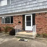 Rent 2 bedroom apartment in West Babylon