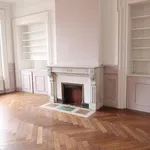 Appartement de 138 m² avec 5 chambre(s) en location à saint-étienne