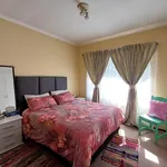 Rent 2 bedroom apartment in Roodepoort