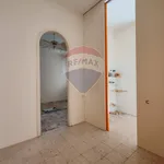 Affitto 5 camera appartamento di 179 m² in Catania