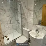 Rent 3 bedroom flat in London