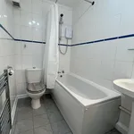 Rent 2 bedroom flat in Salford