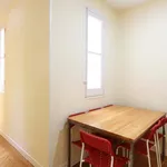 Rent a room of 108 m² in Madrid