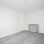 Rent 3 bedroom apartment in 69