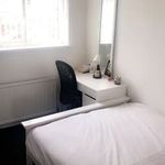 Rent 4 bedroom house in Swansea