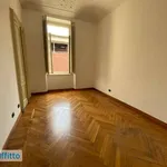 Affitto 6 camera appartamento di 210 m² in Turin