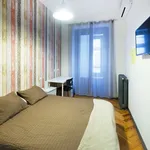 Rent a room of 400 m² in madrid