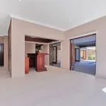 Rent 4 bedroom apartment of 814 m² in Roodepoort