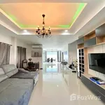 Rent 8 bedroom house of 400 m² in Phuket