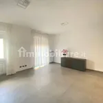 Affitto 3 camera appartamento di 90 m² in Alessandria