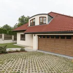 Pronajměte si 1 ložnic/e dům o rozloze 320 m² v Prague