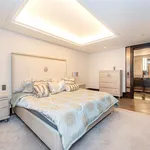 Rent 2 bedroom apartment of 150 m² in London