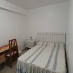 Rent a room of 98 m² in valencia