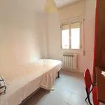 Rent 4 bedroom apartment in Madrid