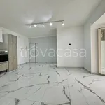 Rent 2 bedroom apartment of 65 m² in Napoli