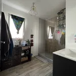 Appartement de 85 m² avec 4 chambre(s) en location à Poitiers