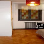 Rent a room of 400 m² in madrid