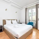 Appartement de 1200 m² avec 3 chambre(s) en location à Paris