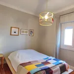 Rent 2 bedroom apartment of 59 m² in lisbon