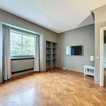 Maison de 3700 m² avec 5 chambre(s) en location à Uccle