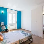 Rent a room of 80 m² in milan