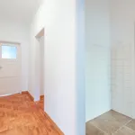 Rent 5 bedroom apartment of 11 m² in Lisbon