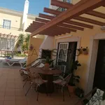 Rent 2 bedroom house in Quarteira