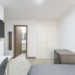 Rent a room of 450 m² in madrid