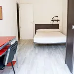 Rent a room of 150 m² in valencia