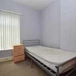 Rent 3 bedroom flat in Wakefield