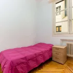 Rent a room of 150 m² in madrid