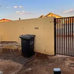 Rent 3 bedroom house of 80 m² in Soweto