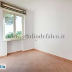 Rent 3 bedroom apartment of 70 m² in Naples