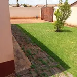 Rent 2 bedroom house of 299 m² in Soweto