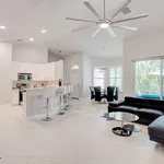 Rent 2 bedroom house of 518 m² in Palm-Beach