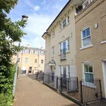 Rent 3 bedroom apartment in Cambridge