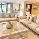 Rent 2 bedroom apartment of 185 m² in Marbella