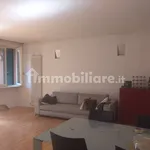 Affitto 3 camera appartamento di 120 m² in Piacenza