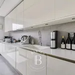 Rent 4 bedroom apartment of 92 m² in Paris