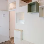 Rent a room of 98 m² in barcelona