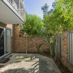 Rent 3 bedroom house in Nedlands