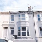 Rent 6 bedroom house in South East England