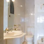 Rent a room of 140 m² in madrid