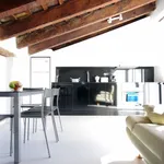 Rent 2 bedroom apartment of 646 m² in Valencia